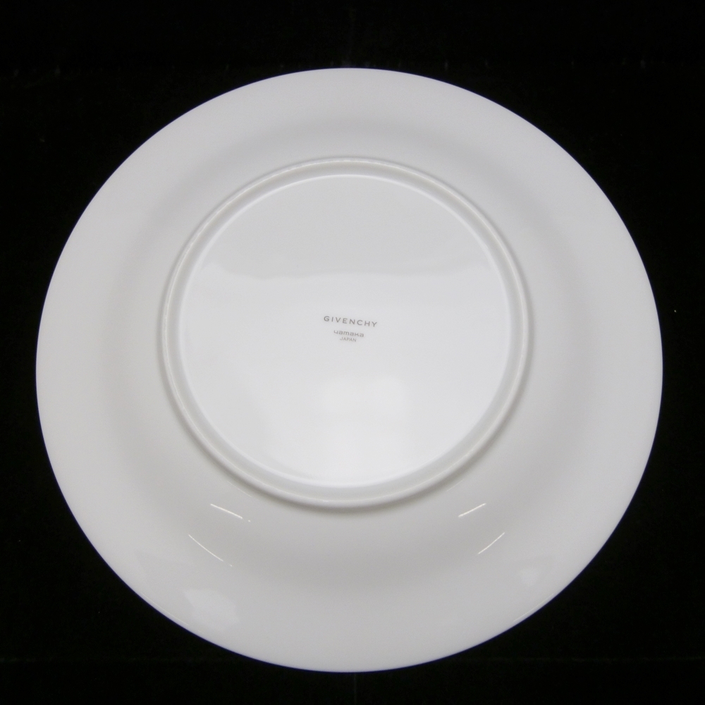 24-Ｈ-98【未使用】GIVENCHY ジバンシー yamaka ヤマカ パーティーセット 大皿1枚、取り皿5枚 白 箱つき 保管品 洋食器 プレートの画像3