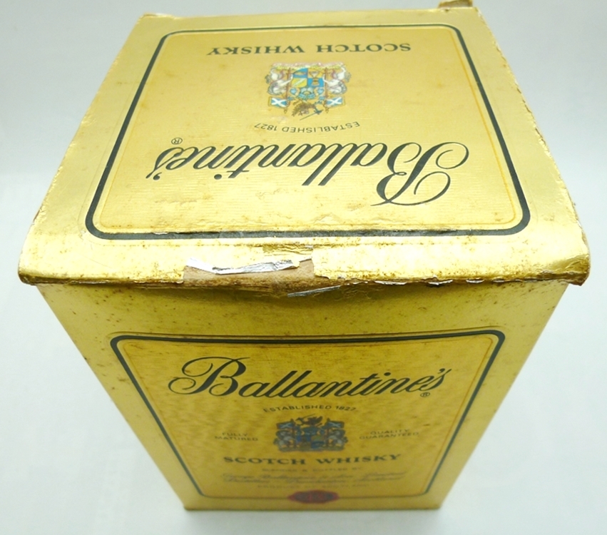 A24-836 バランタイン Ballantines 陶器ボトル 1430ｇ 度数記載なし 未開栓 箱・替え栓つき ウイスキー スコッチ 古酒 の画像9