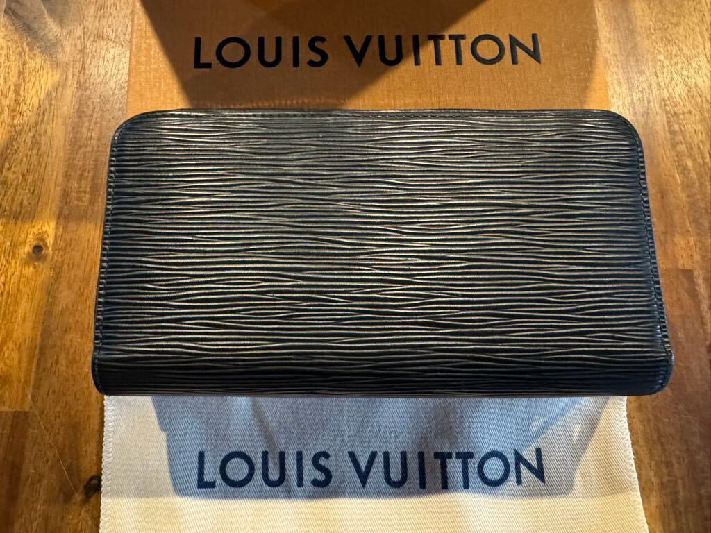 美品 LOUIS VUITTON ルイヴィトン エピ ジッピーウォレット 黒 レザーの画像3