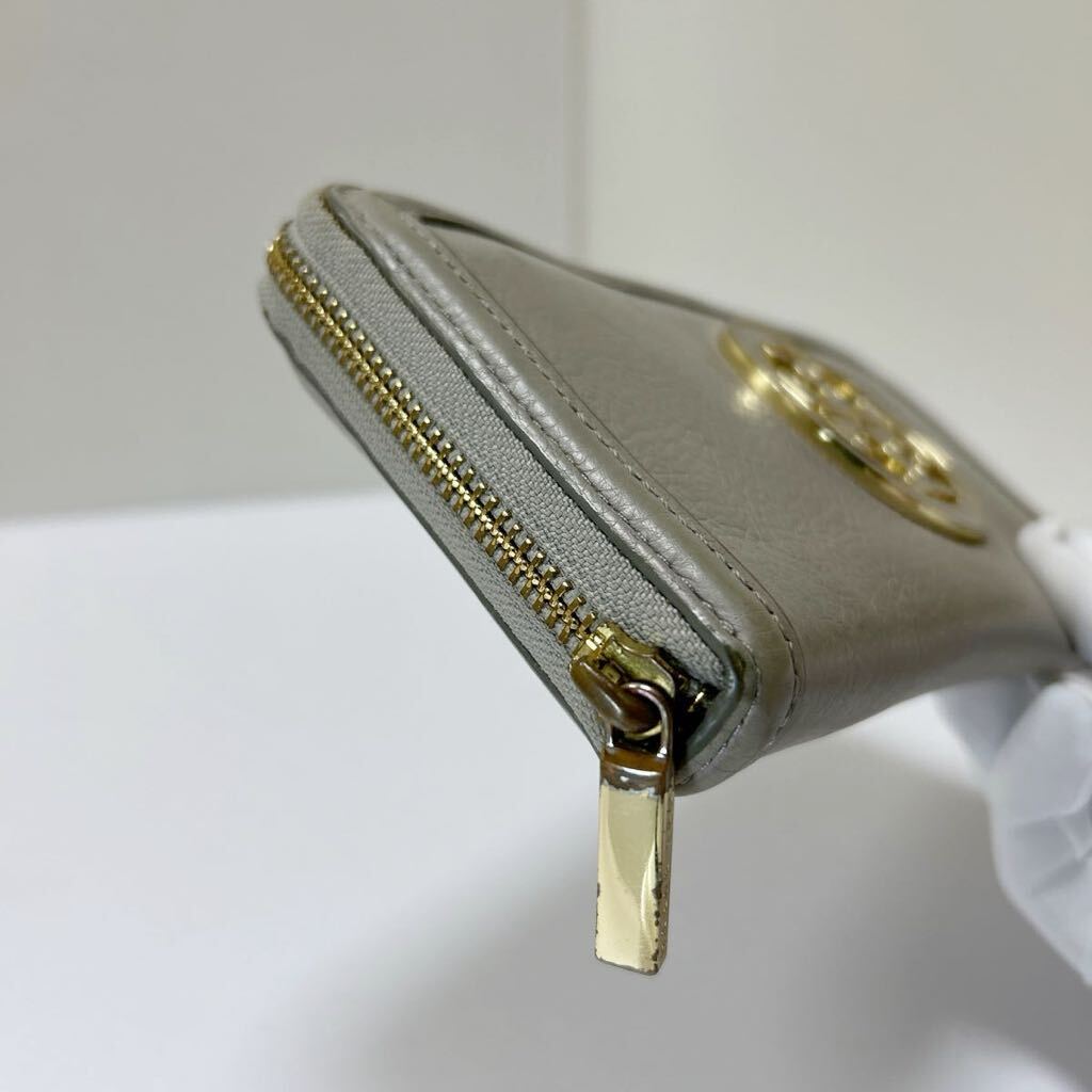 ◆TORY BURCH トリーバーチ◆ 長財布　ラウンドジップ　本革　小銭入れ有　ゴールド金具　マーキュリーグレー 【USED】0417