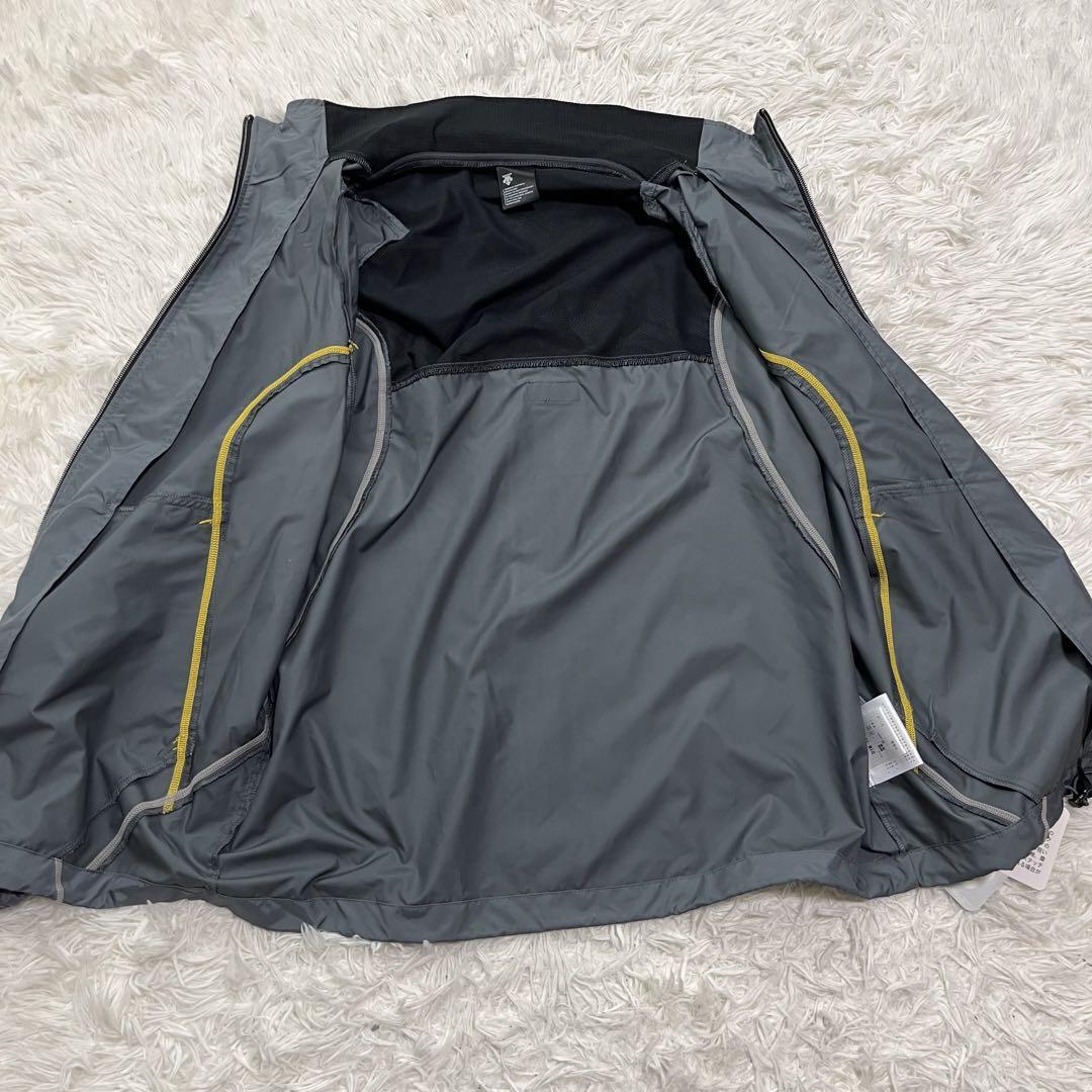 新品タグ付き DESCENTE デサント ウィンドブレーカー セットアップ ジャージ スポーツウェア 防水 メッシュ グレー ロゴ XLサイズ ライン_画像3