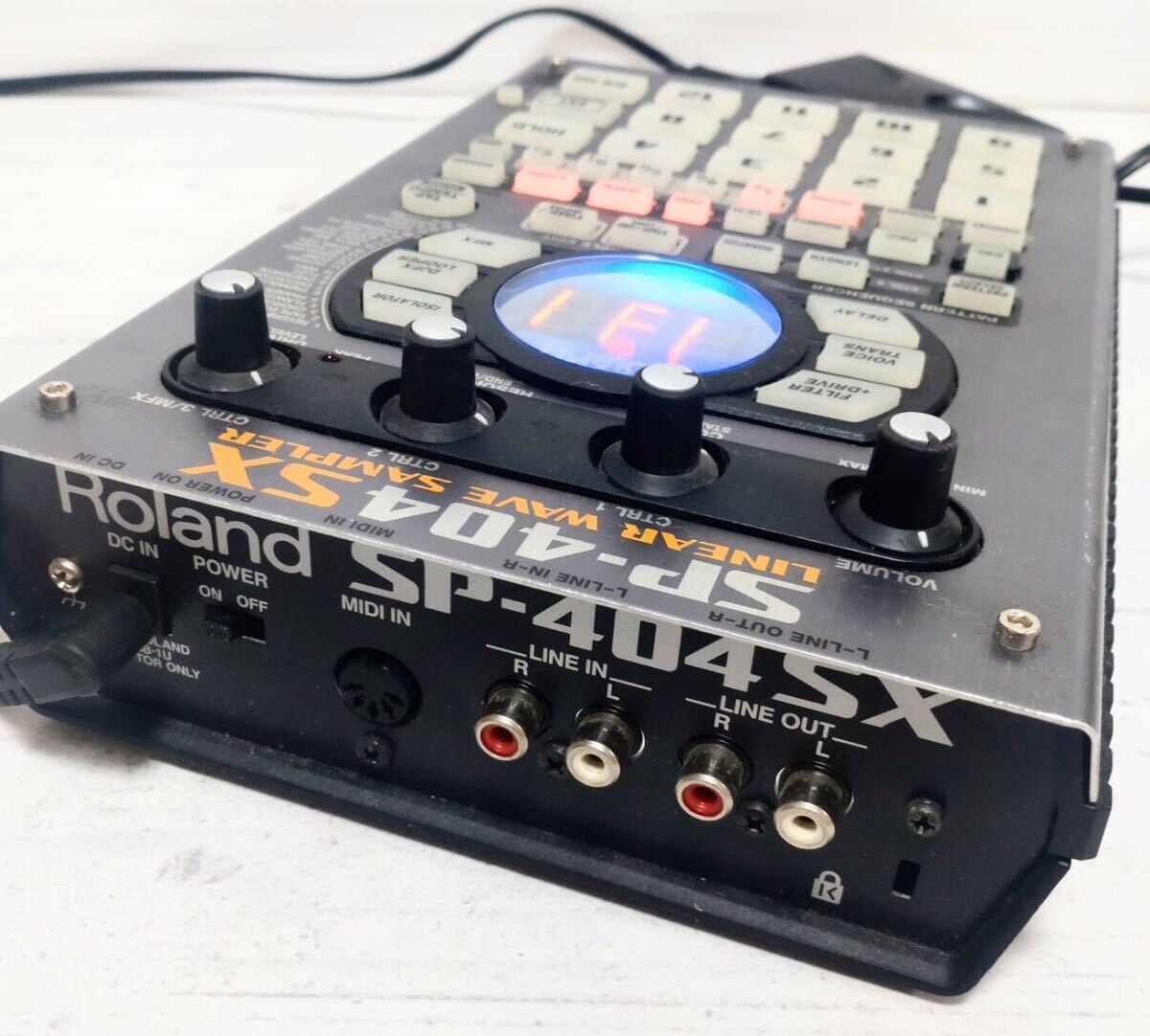 # Roland # SP-404SX сэмплер DJ оборудование DJ машинное оборудование Roland электризация OK работоспособность не проверялась 