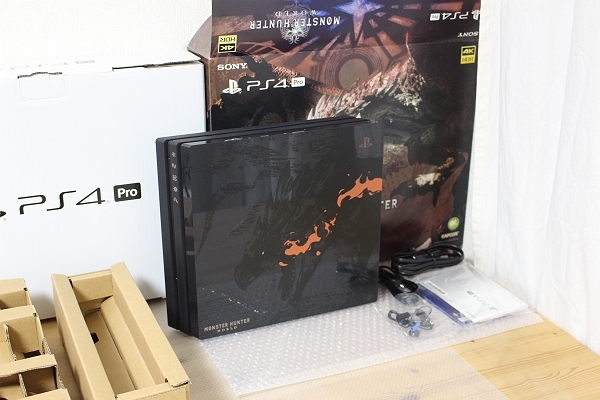 ★SONY PlayStation4 Pro MONSTER HUNTER: WORLD LIOLUS EDITION CUH-7100B 1TB (モンハン/モンスターハンター/PS4)★_画像1