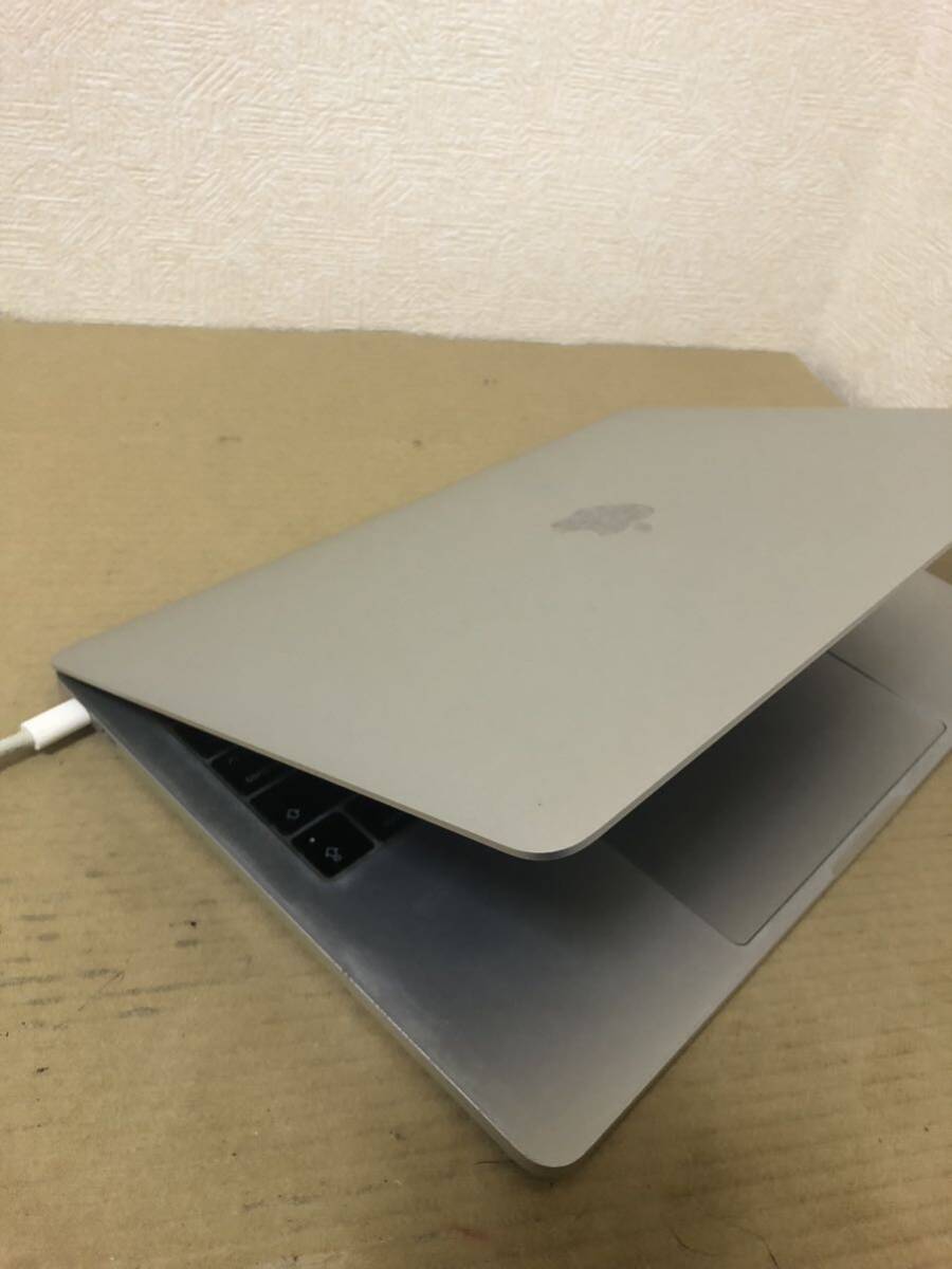 【バッテリー無し】MacBookPro Retina 13インチ2017 Two Thunderbolt3 Port /Core i5/SSD 無し/メモリ16 GB ジャンク_画像3