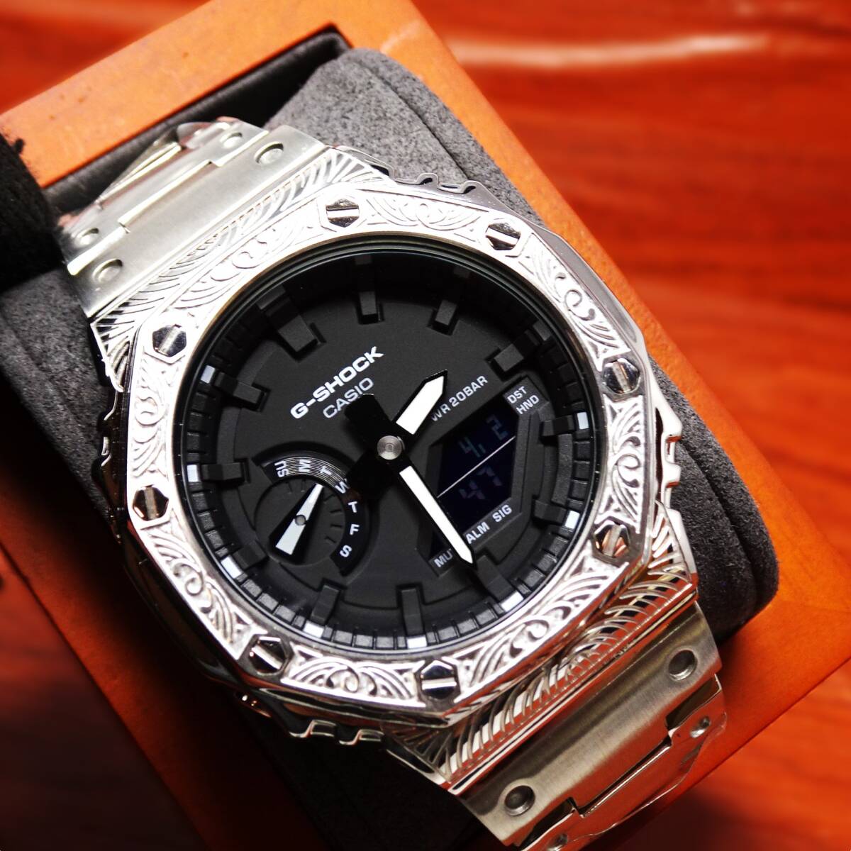 送料無料〓保証〓新品Gショックカスタム本体付GA2100ステンレス製ベネチアン柄エンボス加工ベゼル＆メタルベルトメンズ腕時計・カシオークの画像1