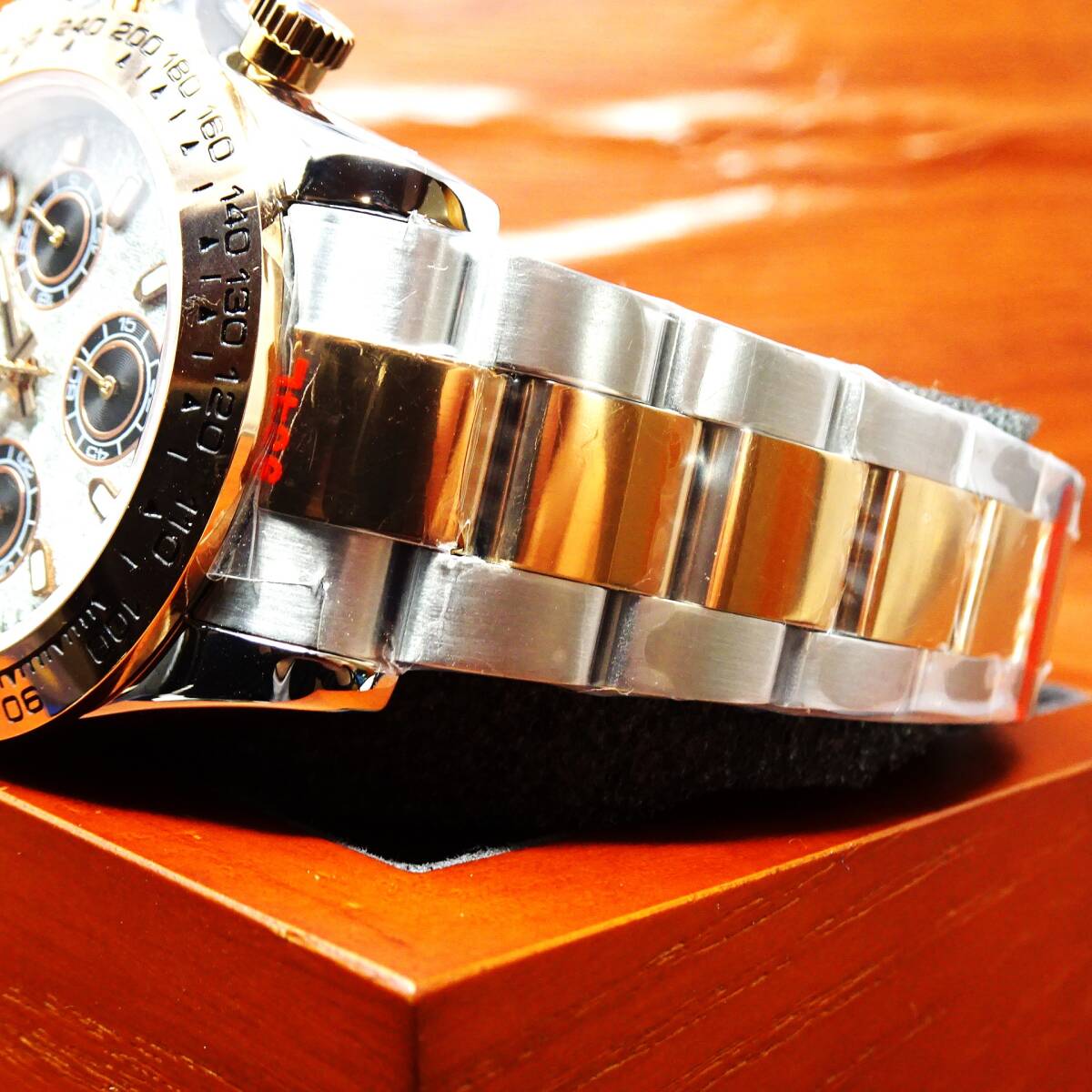 送料無料・新品・BLIGERブランド・メンズ・セイコー製VK63クロノグラフクオーツ式腕時計 ・オマージュウオッチ・ローズゴールドコンビ の画像8