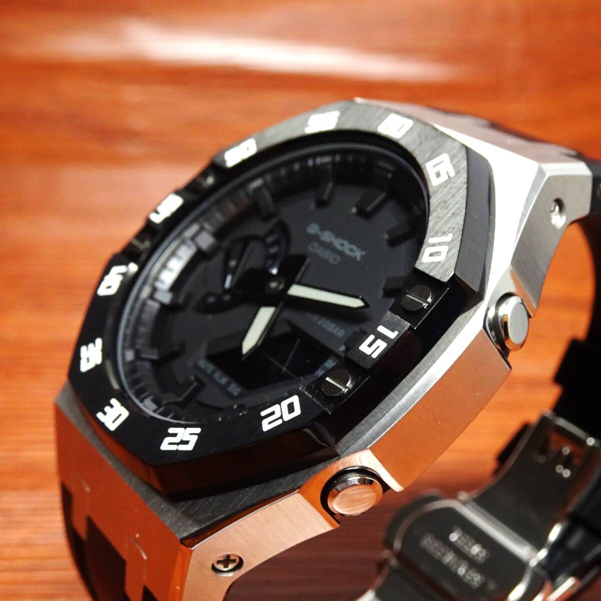 送料無料・新品・Gショック第4世代カスタム本体付きGA2100海外ステンレス製ベゼル＆ブラックシリコンラバーベルト腕時計・カシオークの画像2