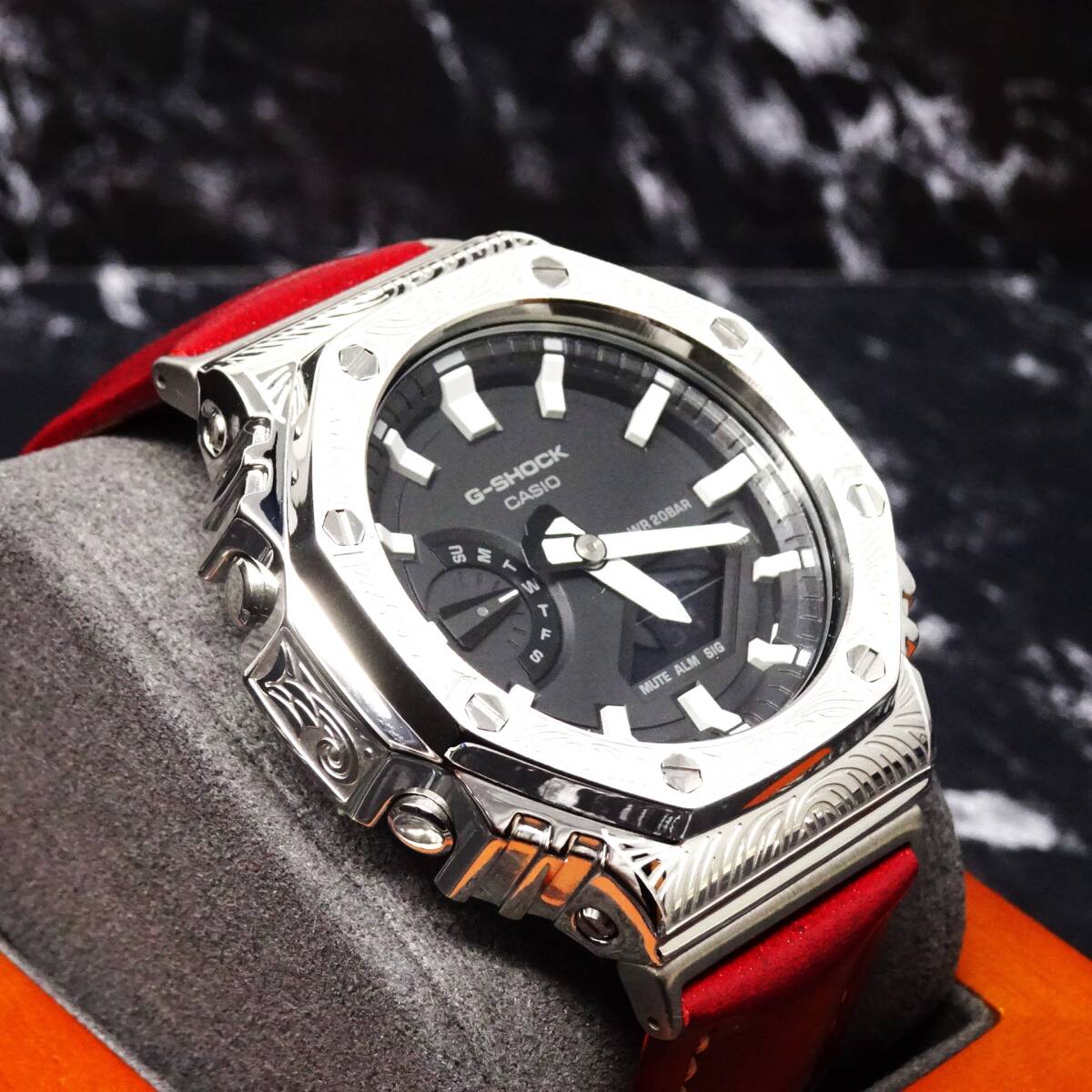 送料無料・新品・GショックCUSTOM・MADE腕時計本体付GA2100ステンレス製シルバーベネチアン柄エンボス加工・本革ストラップ・カシオークの画像9