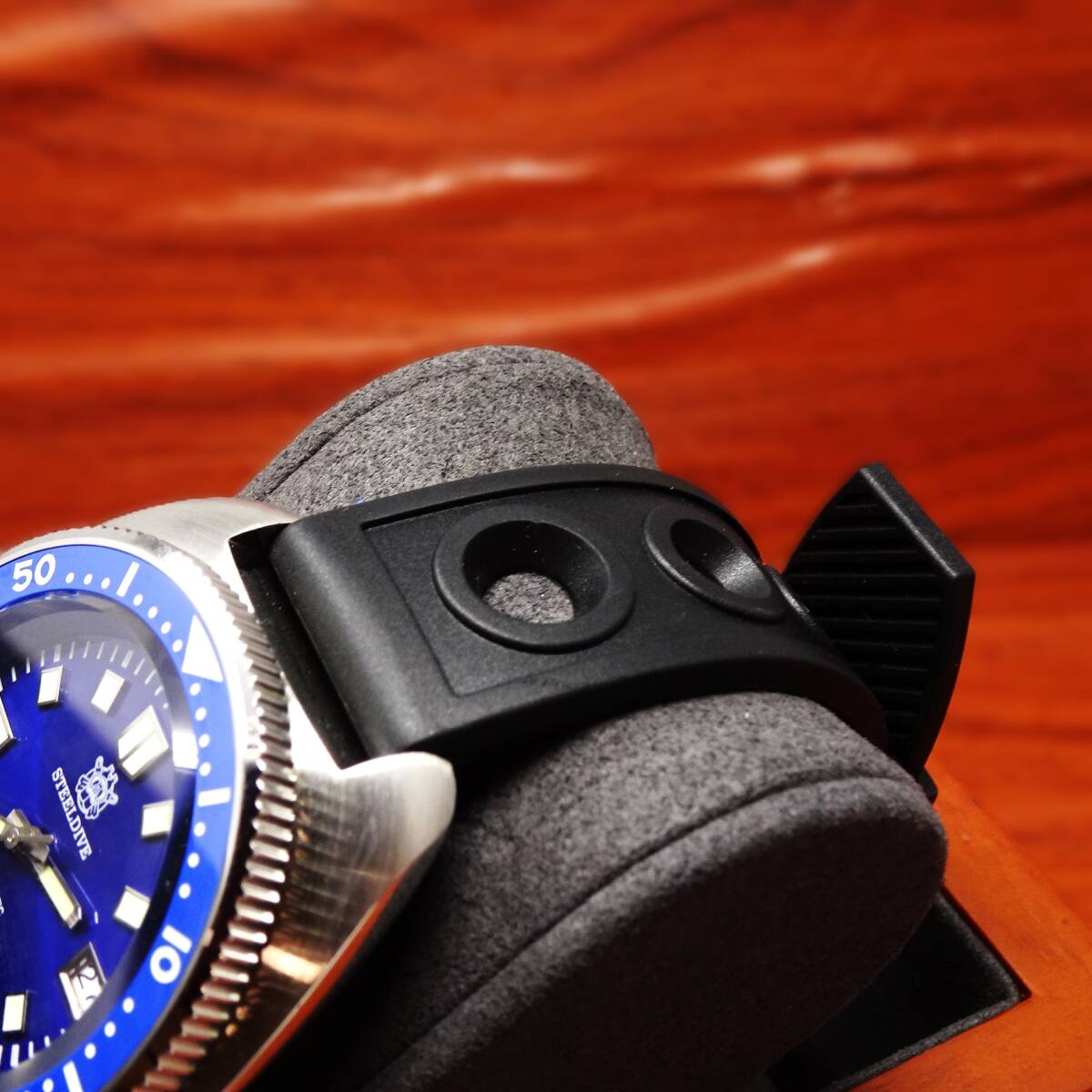 送料無料〓新品〓steeldive・200m防水・NH35メカニカル機械式・アワビダイバー腕時計・オマージュウオッチ・シリコンラバー・ブルーの画像9