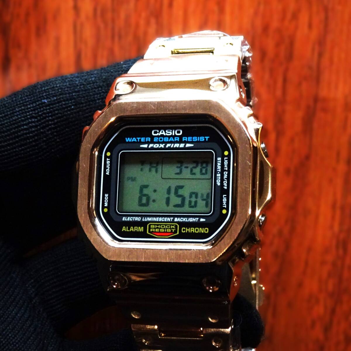 送料無料・新品・Gショックカスタム本体付きDW5600デジタル腕時計フルステンレス製シャンパンゴールドベゼル＆ベルト・フルメタルモデル の画像8