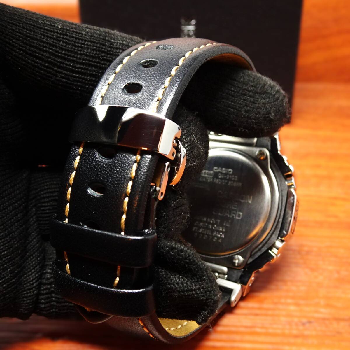 送料無料・新品・GショックCUSTOM・MADE腕時計本体付GA2100ステンレス製ベネチアン柄エンボス加工ベゼル・本革レザーストラップベルト 