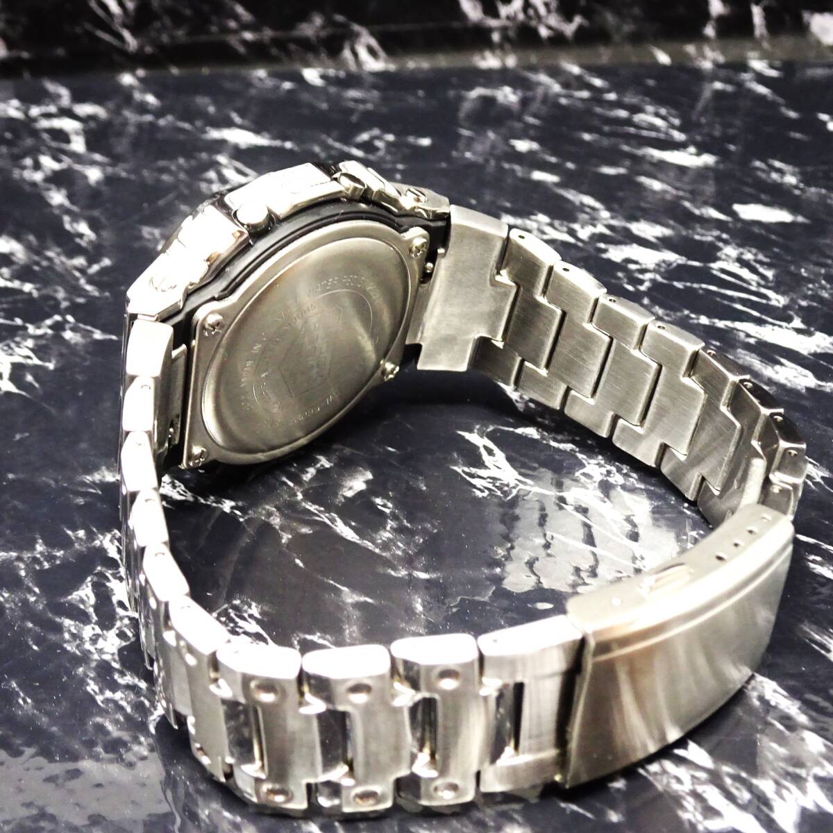 送料無料・新品・Gショックカスタム本体付きDW5600デジタル腕時計ステンレス製ジルコニアベゼル＆ベルト・フルメタルラグジュアリーモデル
