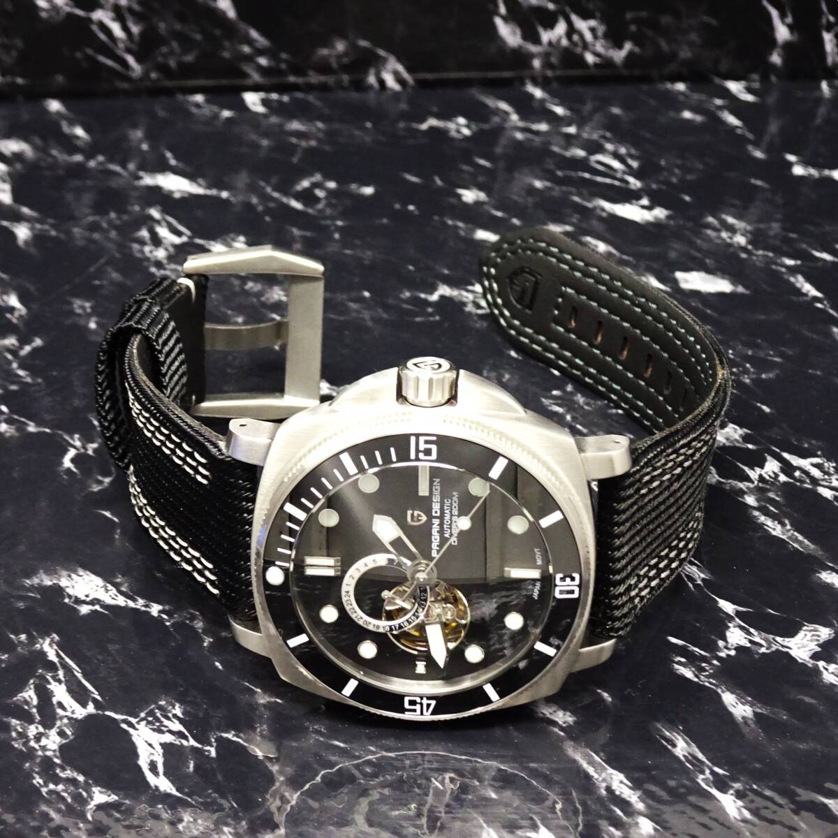 送料無料〓新品〓腕時計 パガーニデザイン PAGANI DESIGN 機械式・NH39Ａ・オープンハート・オマージュウォッチ・サファイア・PD-1736・BL