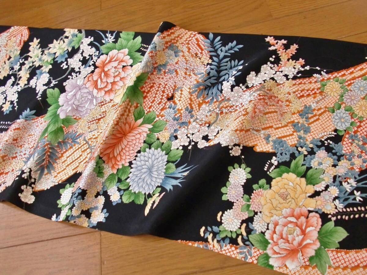 ◆琳花◆ 正絹はぎれ 黒に花々 朱赤の鹿の子 美品 36×136 古布 着物はぎれ クッション インテリア お人形 髪飾り スヌード の画像10