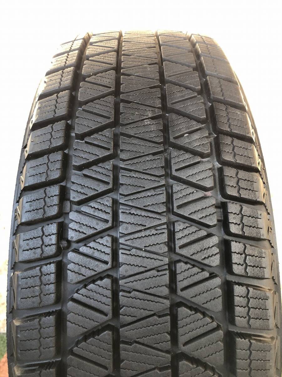 ブリヂストン BLIZZAK DM-V3 ブリザック 225/65R17 102Q 2022年製♪残り溝96％～97％！タイヤのみ4本♪スタッドレス 冬タイヤ♪A69-1403M14_画像4