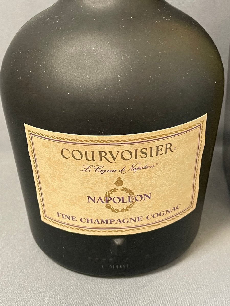 未開栓 古酒 クルボアジェ ナポレオン 700ml 40% コニャック ブランデー COURVOISIER NAPOLEON COGNAC 箱付き、箱無し_画像5