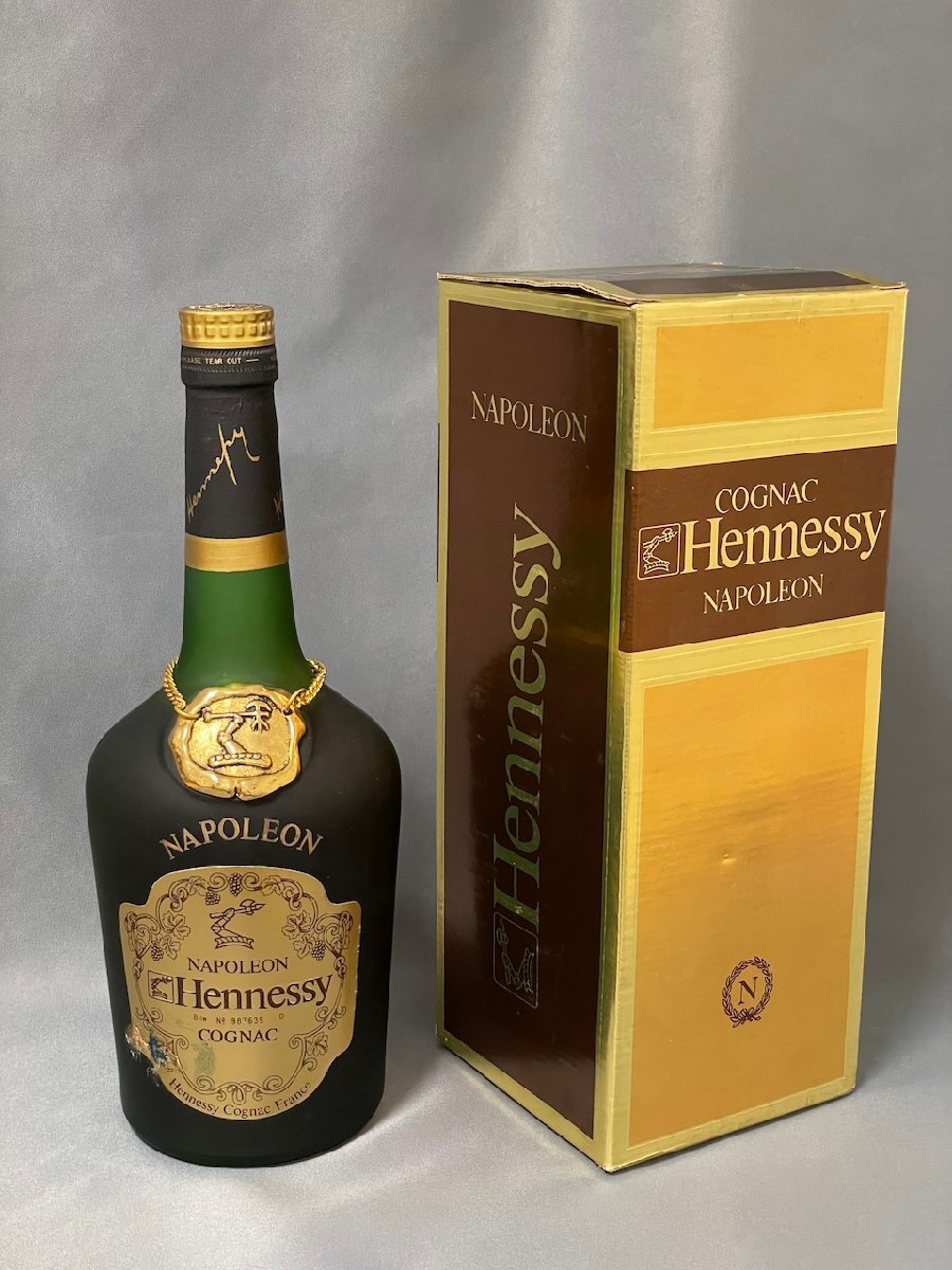 未開栓 古酒 Hennessy NAPOLEON ヘネシー ナポレオン 箱付 700ml 40% コニャック ブランデー　_画像1