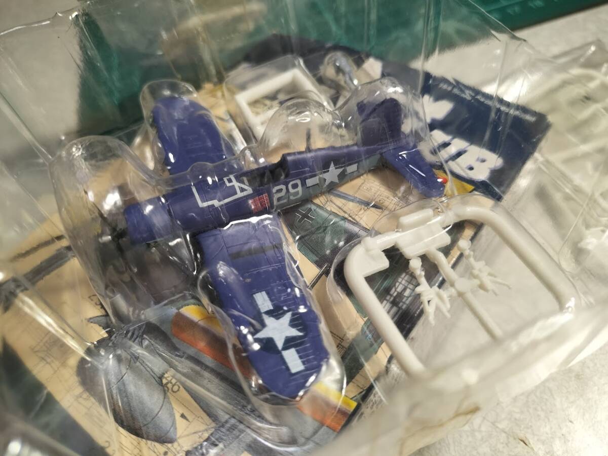 1/144 バンダイ ウイングクラブ チャンスヴォート F4U コルセア 特別塗装 シークレット 未開封 +おまけの画像1