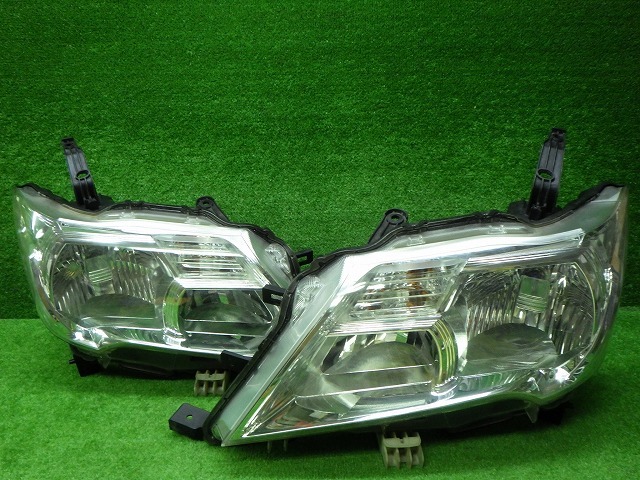 日産 C26 NC26 セレナ 前期 ヘッドライト左右 キセノン HID 100-23097 240329004の画像1