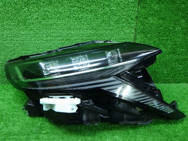 ジャンク 日産 B6AW サクラ 右ヘッドライト LED 100-2378H 240404130の画像1