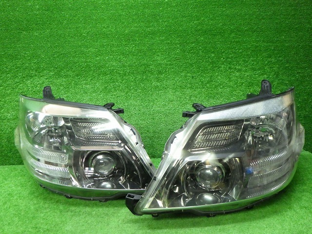 トヨタ　10系　アルファード　後期　ヘッドライト　左右　HID　58-17　7　240418021_画像1