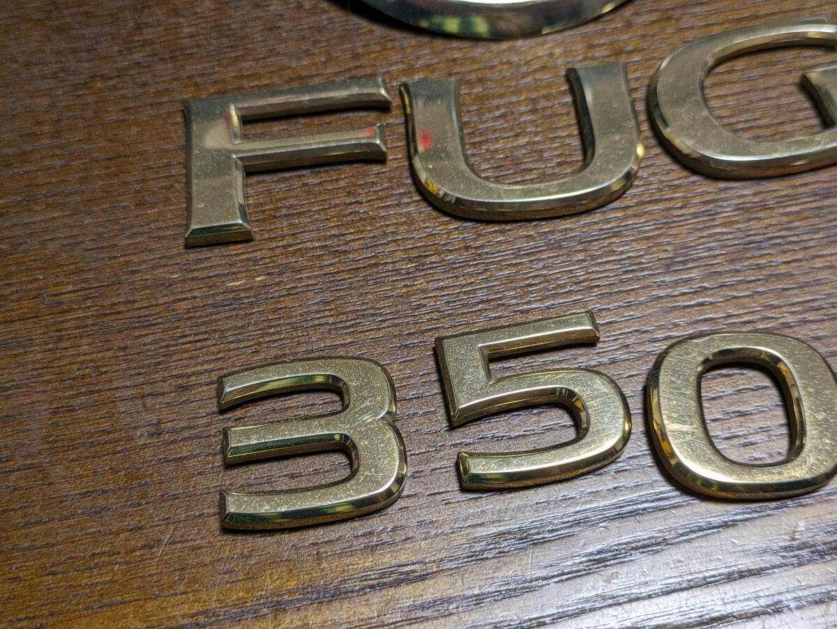 日産 フーガ FUGA 350GT ゴールド エンブレム_画像4