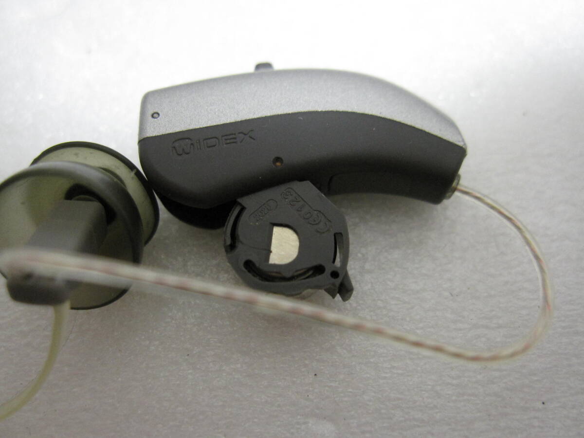 補聴器 WIDEX ワイデックス UNIQUE U2-FS U-FS220 クリスタルシルバー 耳かけ型 両耳セット ジャンク品 / 乾燥ケース DRY-GO UV の画像4