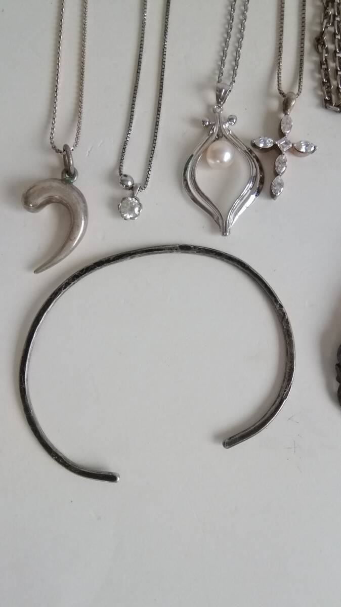 240421 серебряный колье, браслет, кольцо и т.п. совместно примерно 77g с некоторыми замечаниями Junk товар 