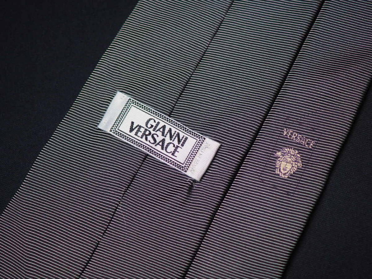  прекрасный товар [VERSACE Versace ]A3019 серый Италия сделано в Италии SILK бренд галстук б/у одежда хорошая вещь 