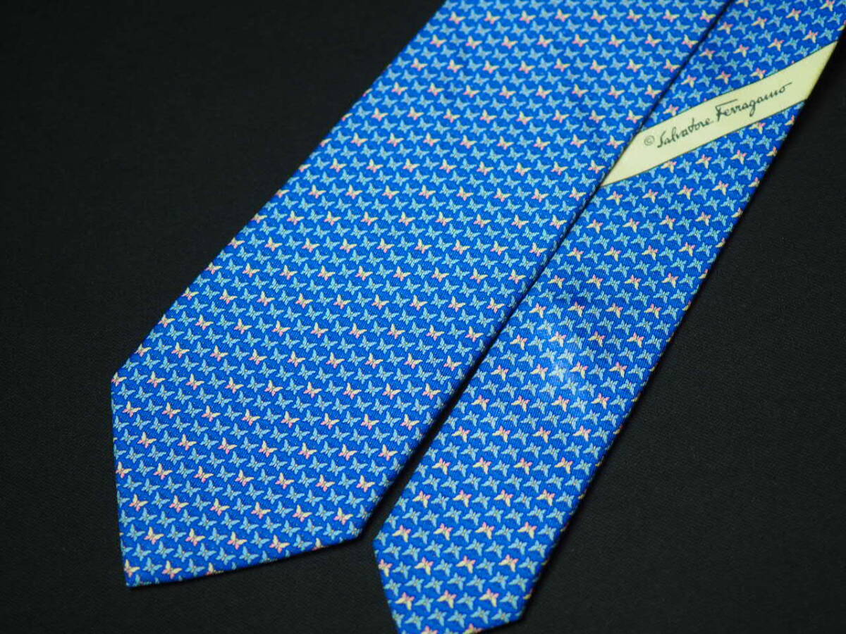 [SalvatoreFerragamo Salvatore Ferragamo ]A3049 blue group ITALY Italy made SILK brand necktie old clothes superior article 