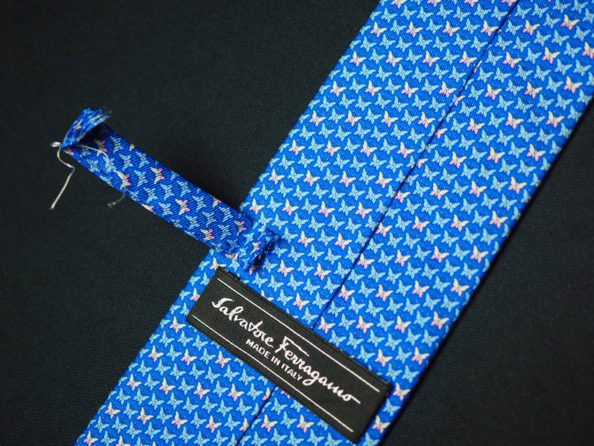 [SalvatoreFerragamo Salvatore Ferragamo ]A3049 blue group ITALY Italy made SILK brand necktie old clothes superior article 