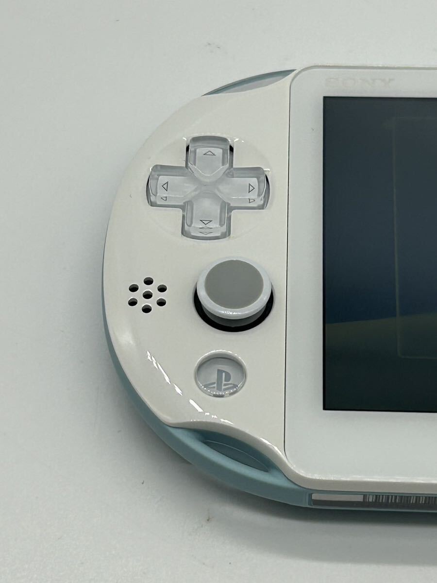 美品 PSVita PCH-2000 ライトブルー/ホワイトの画像4