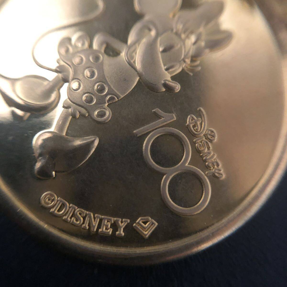 (C041218)Disney gold coin Mickey minnie frame K18 999.9 YG pendant top charm 1/10oz Disney coin Gold gross weight 3.7g original gold 