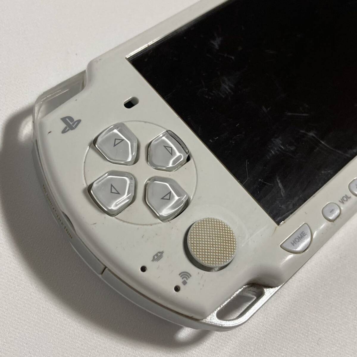 SONY ☆ PSP ☆ PSP2000 本体 ゲーム機 携帯ゲーム機 ホワイト ジャンク 未動作 プレイステーション ポータブル パーツ取り■SAC122_画像3