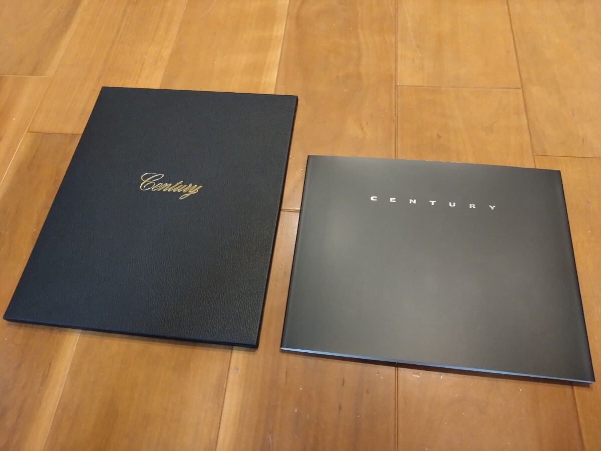 【美品/希少】トヨタ センチュリー 新旧2モデル カタログ 2冊セット CENTURY/GRG75/UWG60_画像1