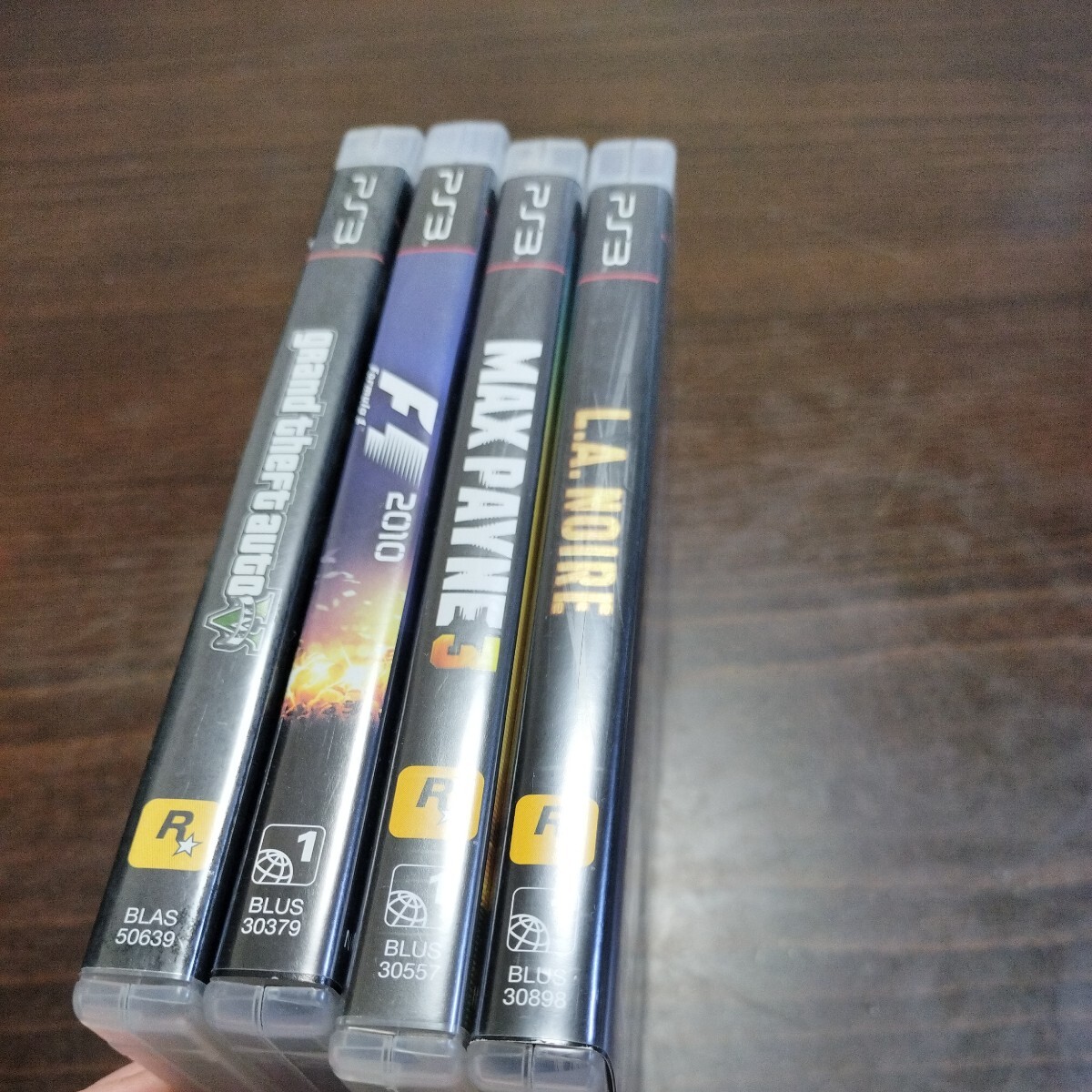 4個セット 輸入版 希少 L.A. Noire Complete Edition PS3 F1:2010 F1 2010 Grand Theft Auto V アジア MAX PAYNE3 希少品 レア レアソフトの画像9