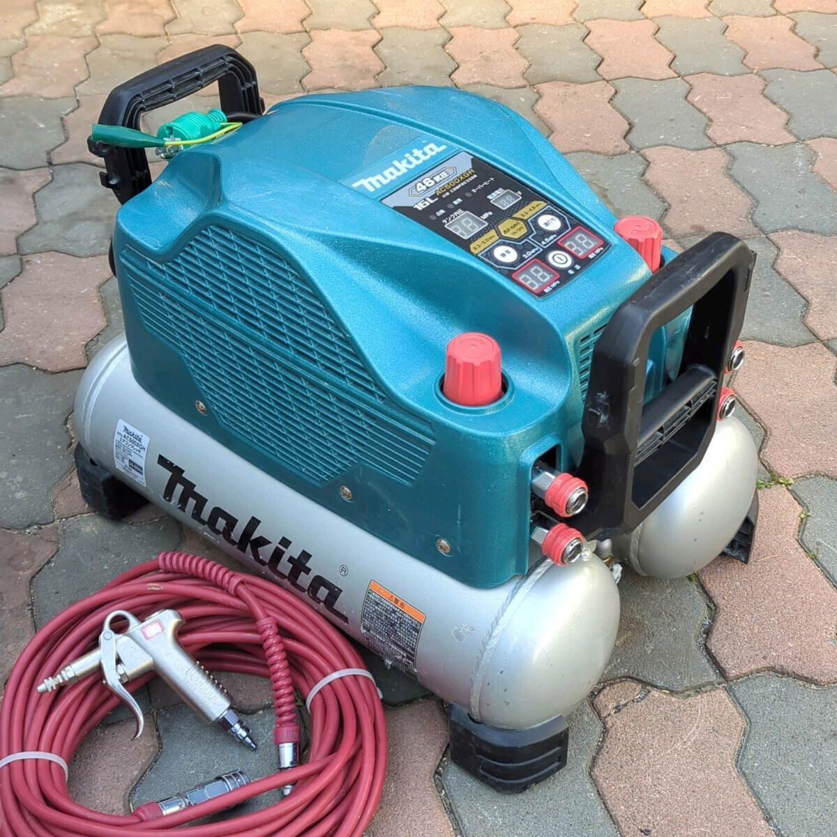 マキタ エアコンプレッサー 16L 100V AC500XGH 高圧コンプレッサー エアーコンプレッサー 高圧ホース付 大工道具 makita 良品