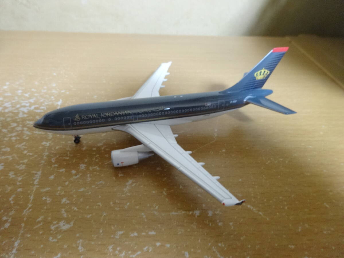 1/400 ヘルパ ロイヤルヨルダン A310-300の画像1