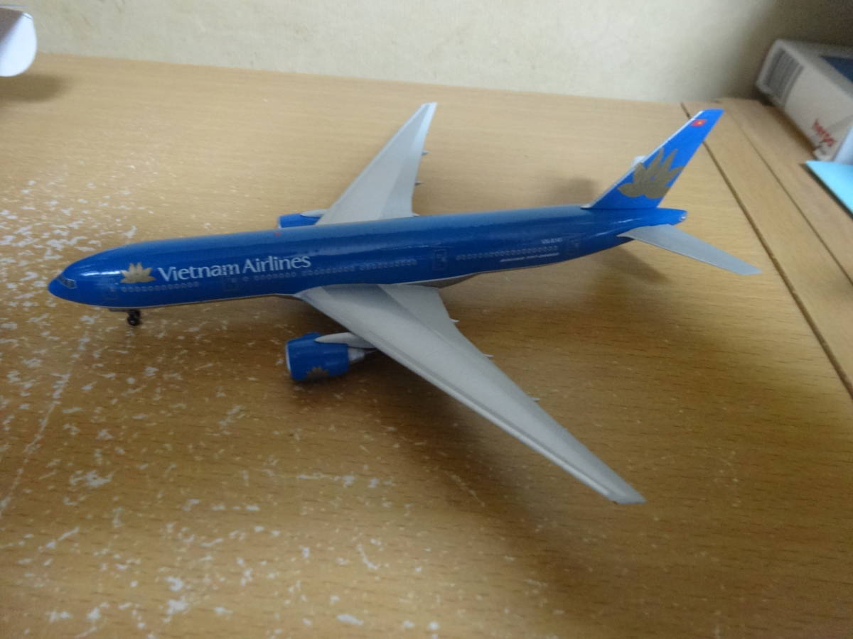 1/400　ドラゴン　ベトナム航空　777-200_画像1