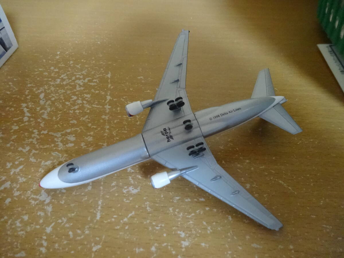 1/500　ヘルパ　デルタ航空　MD-11_画像2