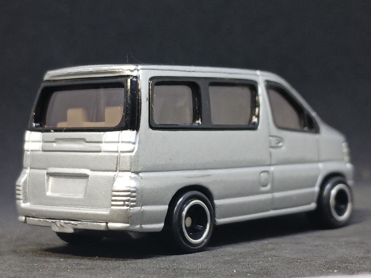 ◆中国製トミカ/ミニバンコレクション(1/64)◆日産 エルグランド(銀/ワイドタイヤ)◆箱なし/ルース/ジャンク★夢屋CT110★の画像2