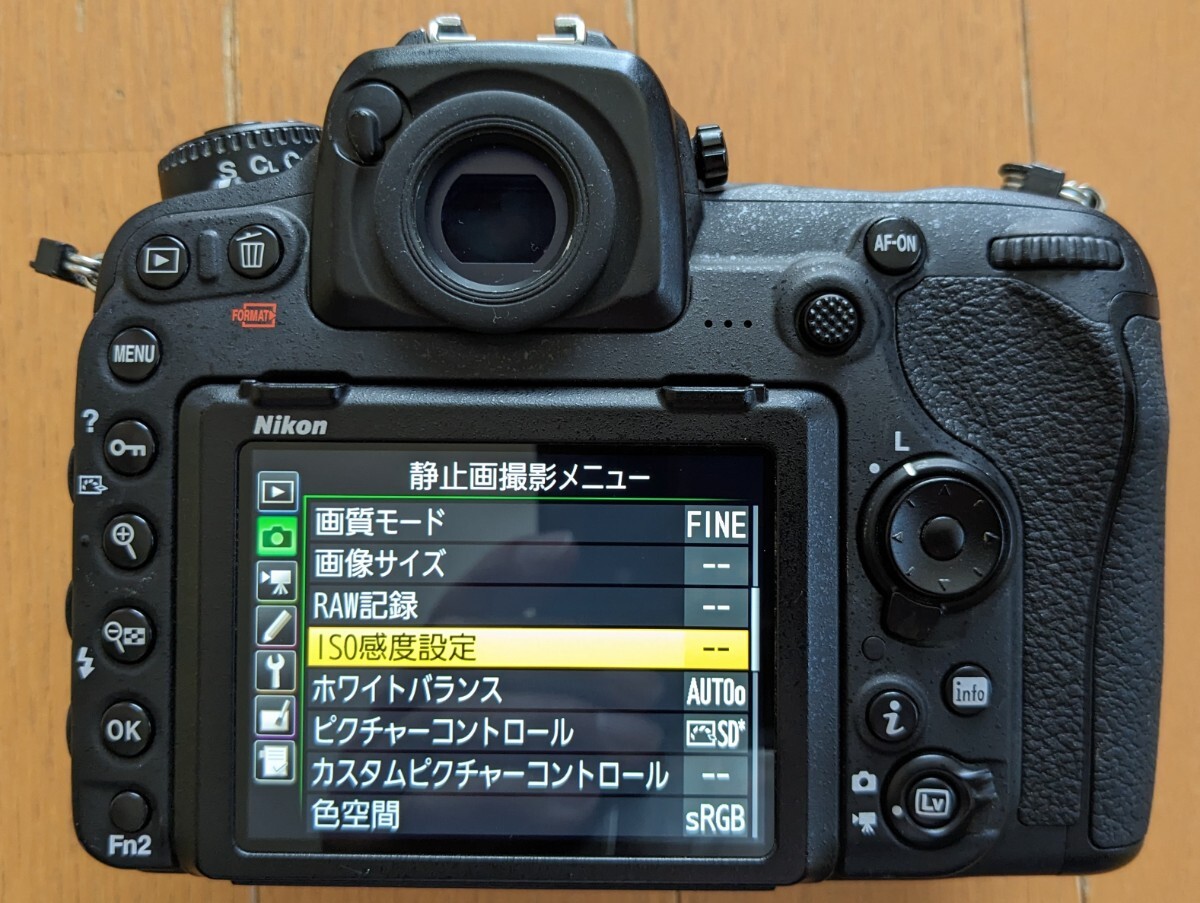  Nikonニコン D500ボディ完動品 _画像4