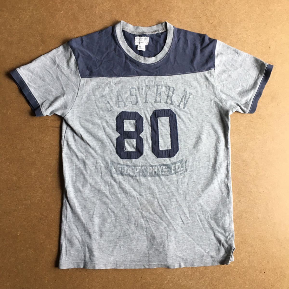 AMERICAN EAGLE OUTFITTERS アメリカンイーグル80 Tシャツネイビー×グレー XS_画像1