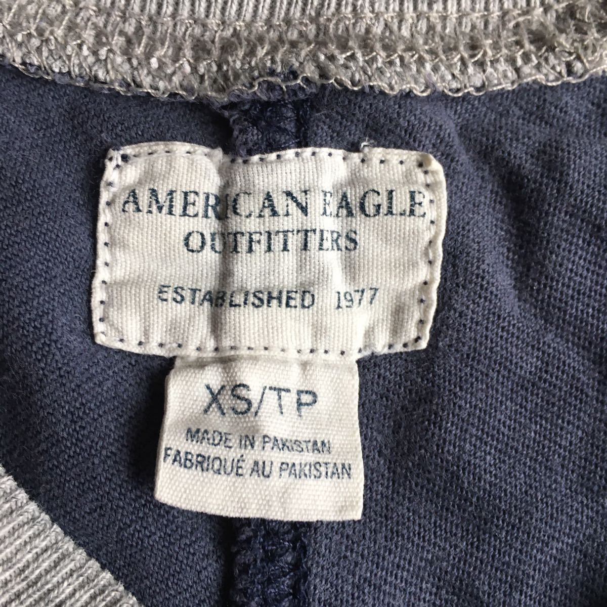 AMERICAN EAGLE OUTFITTERS アメリカンイーグル80 Tシャツネイビー×グレー XS_画像5