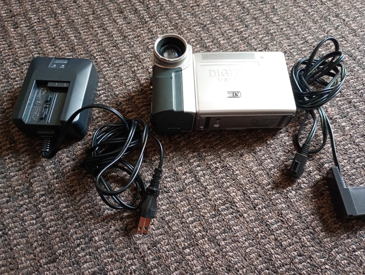 シャープ VL-DC3 ビデオカメラ デジタルビューカム miniDV の画像1