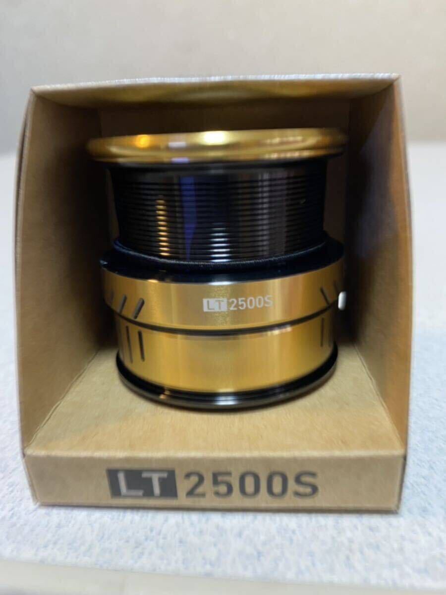 【ダイワ　DAIWA　SLPワークス　LT TYPE-α 2500S ゴールド】　新品　カスタムスプール_画像2