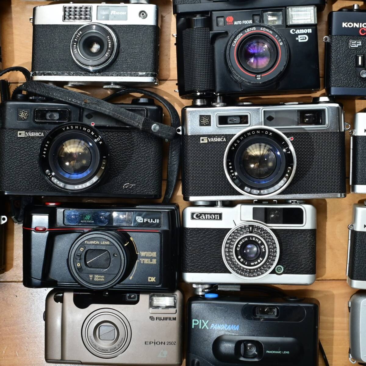 フィルムカメラ まとめ売り 30台 ジャンク 部品取り Canon MINOLTA OLYMPUS FUJI PENTAX YASHICA KONICA大量セット ４の画像5