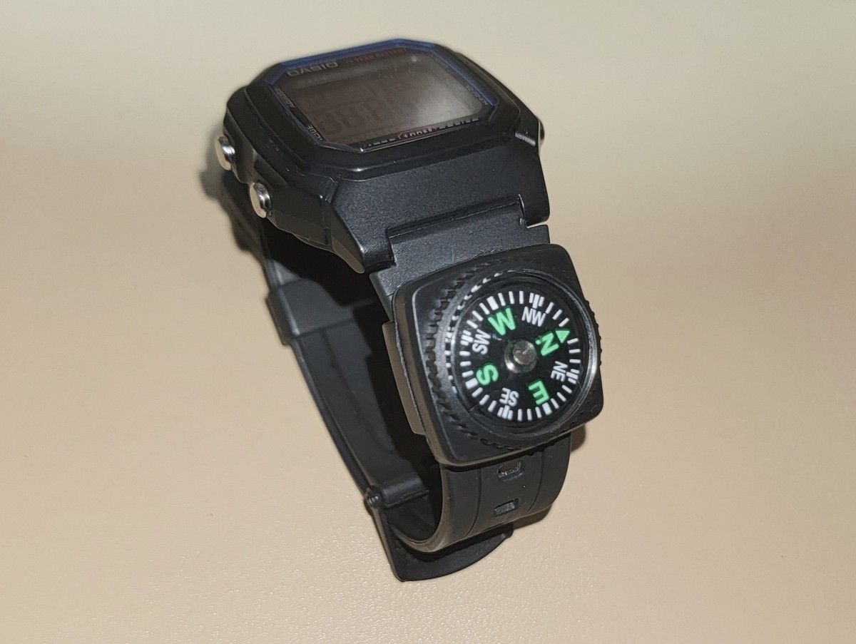 新品 未使用品 1個 リストコンパス 方位磁針 登山 アウトドア チプカシ 腕時計
