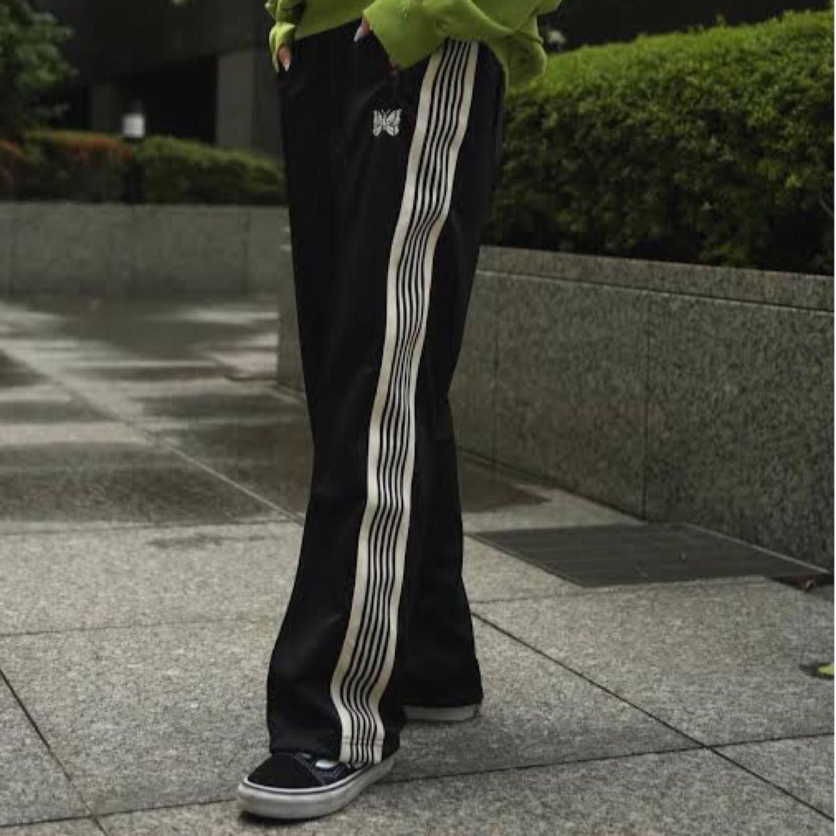 ニードルズ needles トラックパンツ 黒 ジャージパンツ ライン ニードルズ needles トラックパンツ 黒 ジャージパンツ ライン
