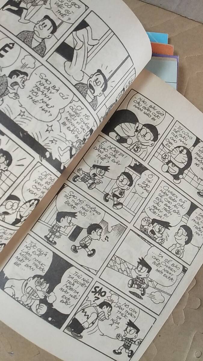 書籍/コミック、アニメ、洋書 ドラえもん ベトナム語版？ 5冊 1993年 中古 藤子・F・不二雄の画像3